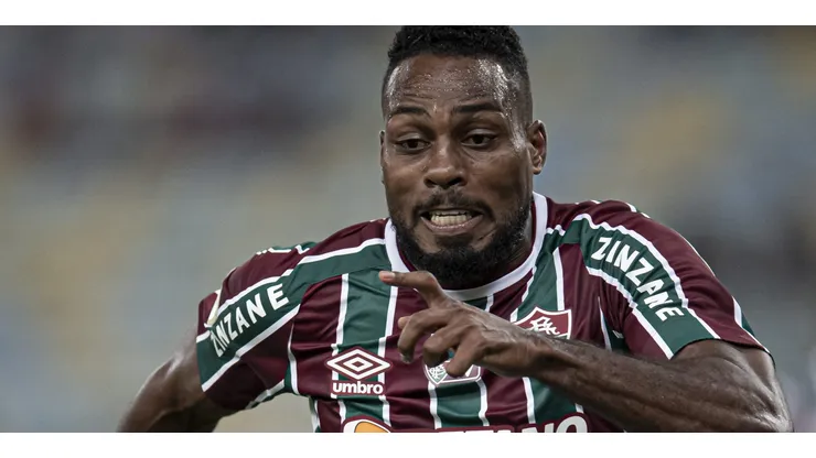 RJ - Rio de Janeiro - 24/11/2021 - BRASILEIRO A 2021. FLUMINENSE X INTERNACIONAL - Luccas Claro jogador do Fluminense durante partida contra o Internacional no estadio Maracana pelo campeonato Brasileiro A 2021. Foto: Jorge Rodrigues/AGIF