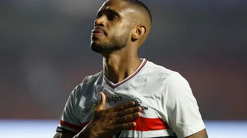 SAO PAULO, BRAZIL – MAY 17: Andre Silva of Sao Paulo celebrates after scoring his team's second goal during a match between Sao Paulo and Gremio as part of Brasileirao 2025 at MorumBIS on May 17, 2025 in Sao Paulo, Brazil. (Photo by Miguel Schincariol/Getty Images)