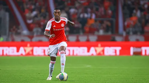 Robert Renan jogador do Internacional durante partida contra o Palmeiras no estadio Beira-Rio pelo campeonato Brasileiro A 2024.