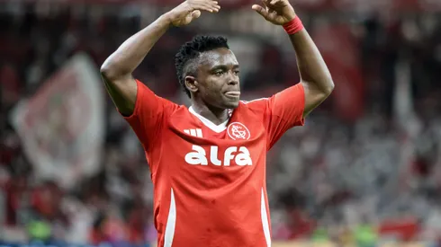 RS – PORTO ALEGRE – 30/07/2025 – COPA DO BRASIL 2025, INTERNACIONAL X FLUMINENSE – Johan Carbonero jogador do Internacional comemora seu gol durante partida contra o Fluminense no estadio Beira-Rio pelo campeonato Copa Do Brasil 2025. Foto: Lucas Gabriel Cardoso/AGIF