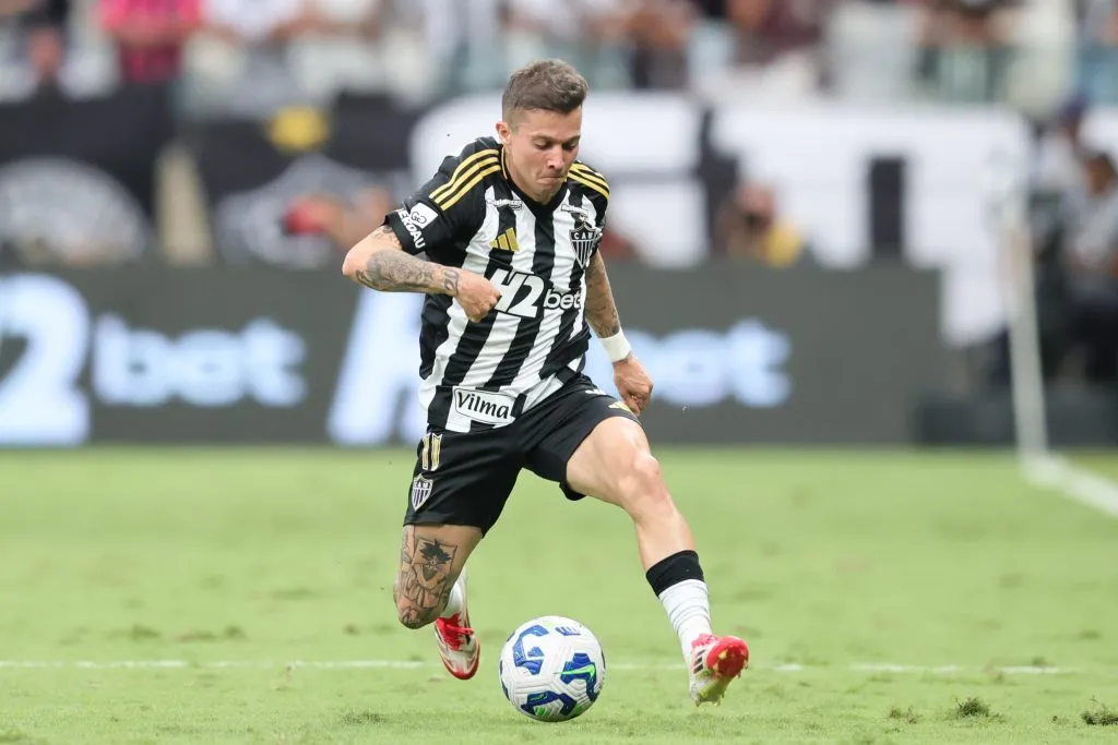 SP – BELO HORIZONTE – 06/04/2025 – BRASILEIRO A 2025, ATLETICO-MG X SAO PAULO – Bernard jogador do Atletico-MG durante partida contra o Sao Paulo no estadio Mineirao pelo campeonato Brasileiro A 2025. Foto: Gilson Lobo/AGIF