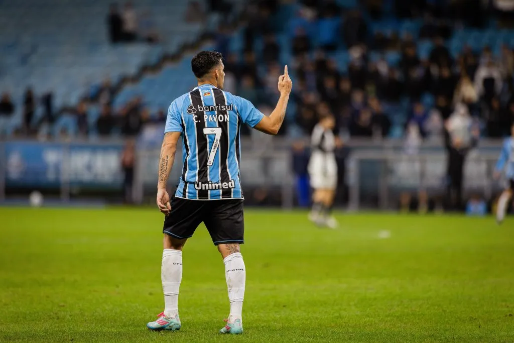 Pavón Grêmio León México negociação transferência
