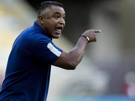 Torcida do Grêmio debocha de Roger após eliminação na Libertadores
