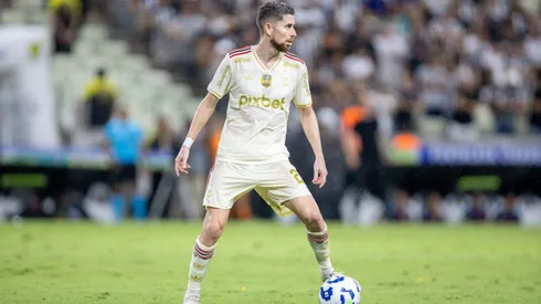 Jorginho jogador do Flamengo durante partida contra o Ceara no estadio Arena Castelao pelo campeonato Brasileiro A 2025. Foto: Baggio Rodrigues/AGIF