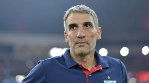 RJ - RIO DE JANEIRO - 01/06/2025 - BRASILEIRO A 2025, FLAMENGO X FORTALEZA - Juan Pablo Vojvoda tecnico do Fortaleza durante partida contra o Flamengo no estadio Maracana pelo campeonato Brasileiro A 2025. Foto: Thiago Ribeiro/AGIF