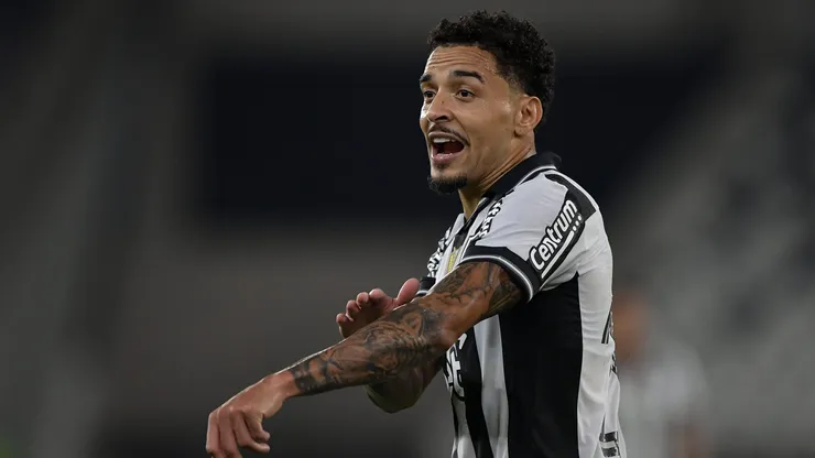 RJ - RIO DE JANEIRO - 04/06/2025 - BRASILEIRO A 2025, BOTAFOGO X CEARA - Gregore jogador do Botafogo durante partida contra o Ceara no estadio Engenhao pelo campeonato Brasileiro A 2025. Foto: Thiago Ribeiro/AGIF