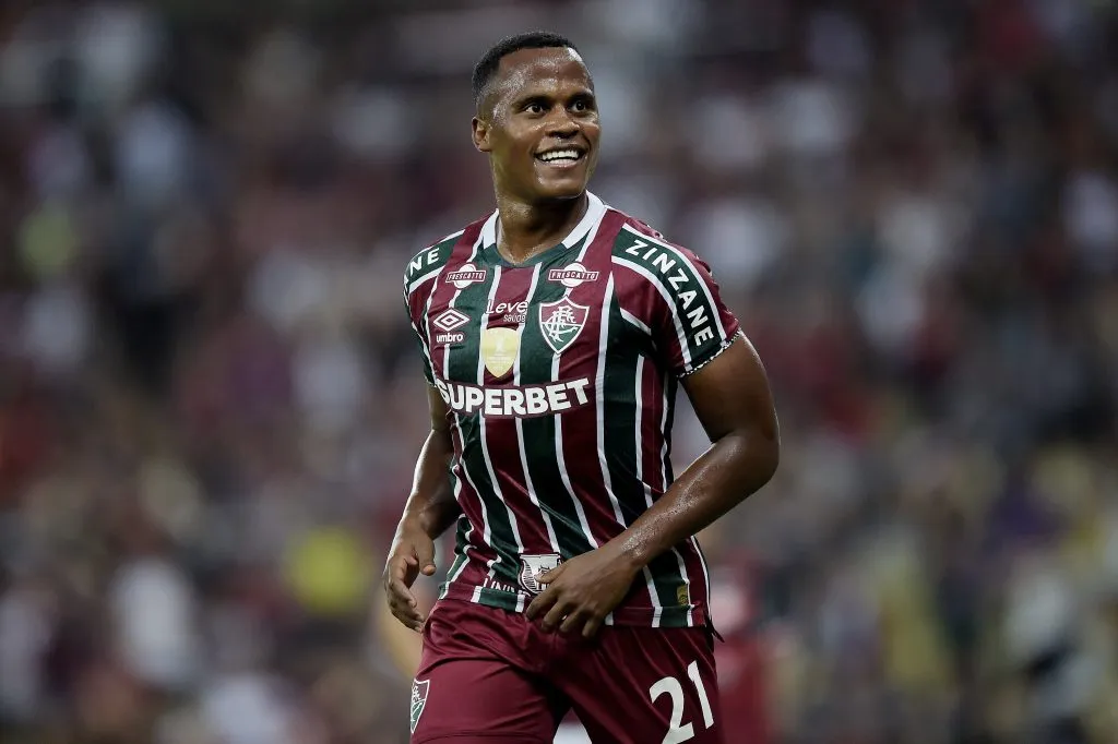 Jhon Arias jogador do Fluminense comemora seu gol durante partida contra o Flamengo no estadio Maracana pelo campeonato Brasileiro A 2024. Foto: Alexandre Loureiro/AGIF
