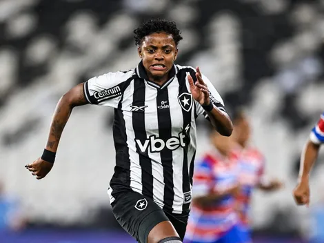 Júllia comenta sobre atual fase com a camisa do Botafogo: “fruto de muito trabalho”