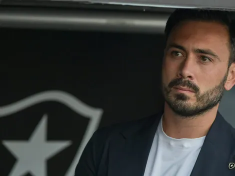 Davide Ancelotti explica uso de três volantes em LDU x Botafogo