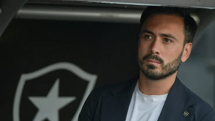 RJ - RIO DE JANEIRO - 03/08/2025 - BRASILEIRO A 2025, BOTAFOGO X CRUZEIRO - Davide Ancelotti tecnico do Botafogo durante partida contra o Cruzeiro no estadio Engenhao pelo campeonato Brasileiro A 2025. Foto: Thiago Ribeiro/AGIF