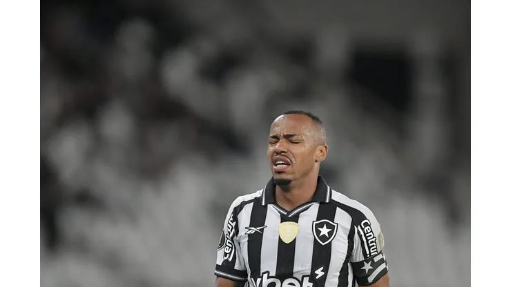 Marlon Freitas jogador do Botafogo durante partida contra o LDU no estadio Engenhao pelo campeonato Copa Libertadores 2025. Foto: Thiago Ribeiro/AGIF