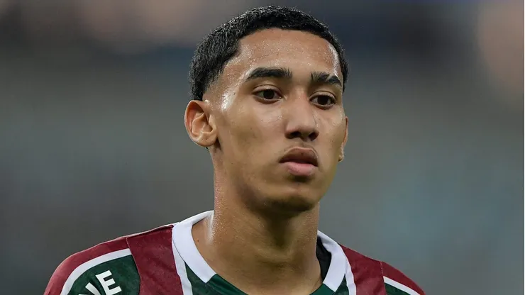 Fluminense veta saída de Isaque para o Shakhtar