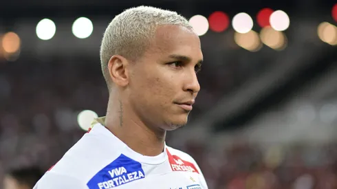 Deyverson jogador do Fortaleza durante partida contra o Flamengo no estadio Maracana pelo campeonato Brasileiro A 2025. Foto: Thiago Ribeiro/AGIF