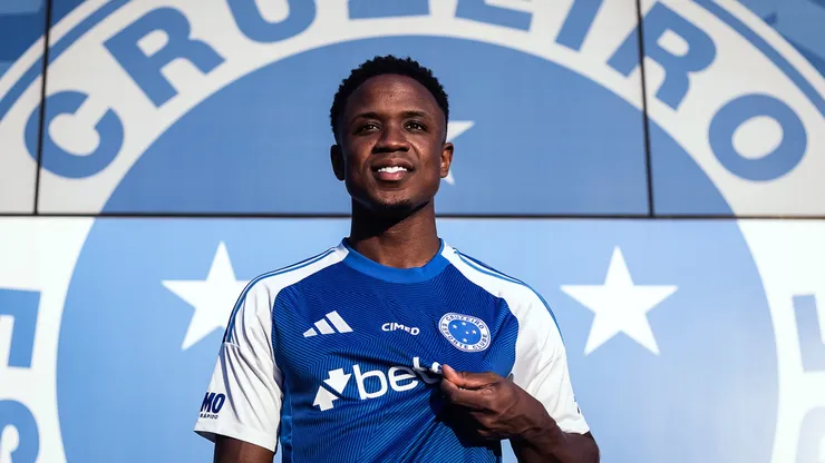 Luis Sinisterra, novo jogador do Cruzeiro, na Toca 2. Foto: Gustavo Aleixo/Cruzeiro
