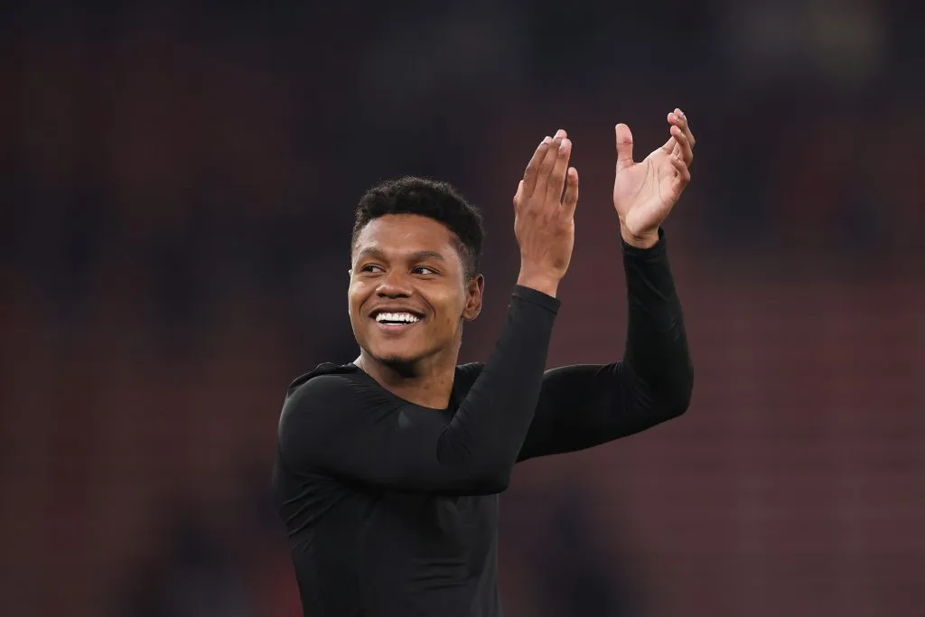 SOUTHAMPTON, ENGLAND – APRIL 02: Matheus Franca of Crystal Palace applauds the fans after the Premier League match between Southampton FC and Crystal Palace FC at St Mary’s Stadium on April 02, 2025 in Southampton, England. (Photo by Alex Pantling/Getty Images)
