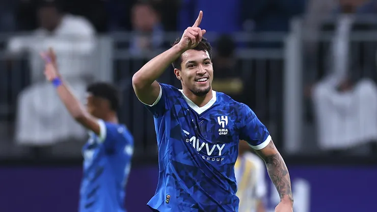 RIYADH, SAUDI ARABIA - DECEMBER 03: Marcos Leonardo of Al-Hilal SFC celebrates scoring his team's first goal during the AFC Champions League Elite match between Al-Hilal and Al-Gharafa at Kingdom Arena on December 03, 2024 in Riyadh, Saudi Arabia. (Photo by Abdullah Ahmed/Getty Images)