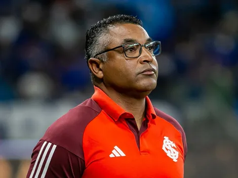 Roger Machado mantém cargo no Internacional com apoio dos jogadores, revela Lucas Collares