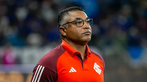 Roger Machado tecnico do Internacional durante partida contra o Cruzeiro no estadio Mineirao pelo campeonato Brasileiro A 2024. Foto: Fernando Moreno/AGIF
