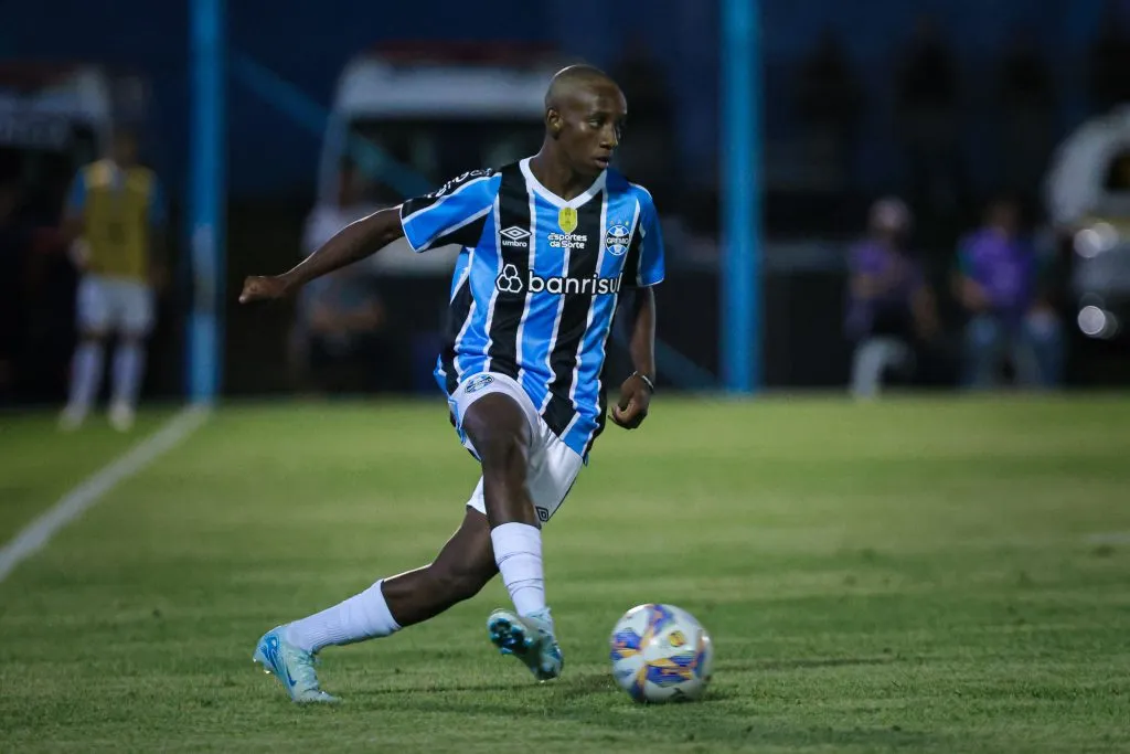 Gabriel Mec em ação pelo Grêmio. Foto: Maxi Franzoi/AGIF