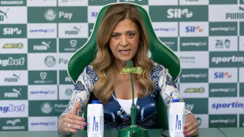 SP – SAO PAULO – 07/03/2025 – PALMEIRAS, APRESENTACAO VITOR ROQUE – A presidente do Palmeiras leila pereira fala aos jornalistas sobre o caso de racismo sofrido pelo jogador do Palmeiras Luighi em jogo da Libertadores sub-20 antes de apresentacao oficial de Vitor Roque como jogador do Palmeiras em coletiva de imprensa realizada no CT Academia de Futebol. Foto: Ettore Chiereguini/AGIF