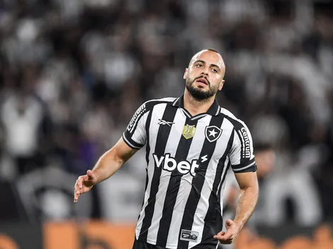 Arthur Cabral não treinou e foi "sacado" dos titulares do Botafogo na Libertadores