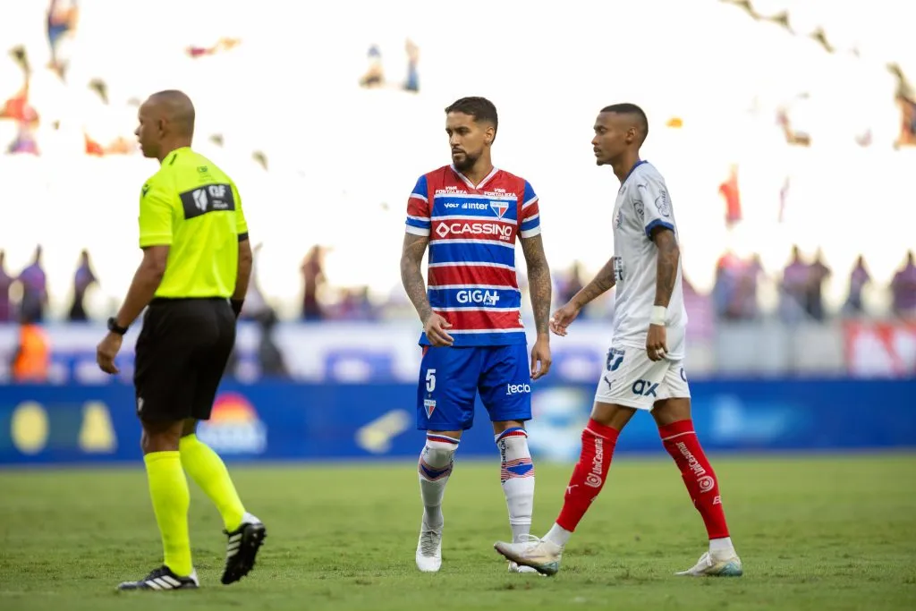 Matheus Pereira jogador do Fortaleza durante partida contra o Bahia no estadio Arena Castelao pelo campeonato Brasileiro A 2025. Foto: Baggio Rodrigues/AGIF