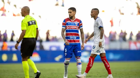 CE – FORTALEZA – 19/07/2025 – BRASILEIRO A 2025, FORTALEZA X BAHIA – Matheus Pereira jogador do Fortaleza durante partida contra o Bahia no estadio Arena Castelao pelo campeonato Brasileiro A 2025. Foto: Baggio Rodrigues/AGIF