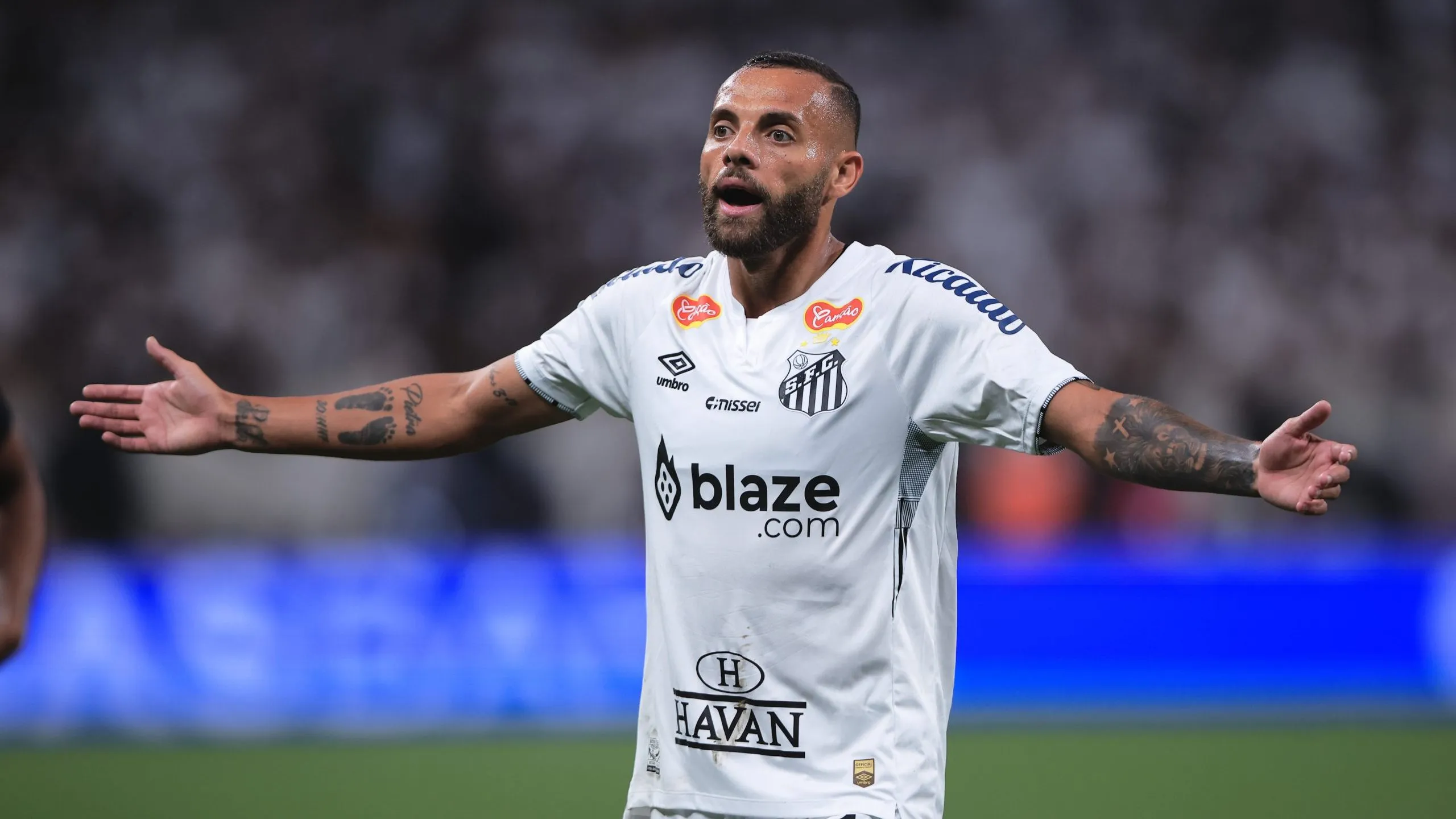 Torcida do Vasco pede Guilherme, do Santos (Imagem: Ettore Chiereguini/AGIF)