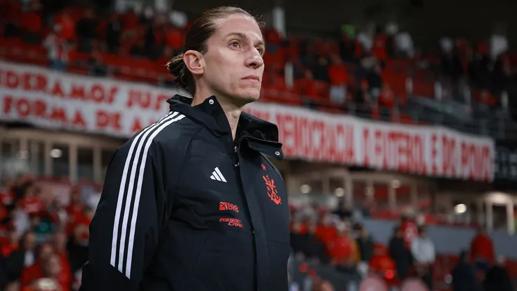 Filipe Luís, técnico da equipe principal do Flamengo. Foto: Maxi Franzoi/AGIF