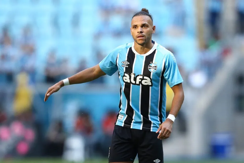 Braithwaite retorna de suspensão e está à disposição para jogo com o Ceará. (Foto: Pedro H. Tesch/Getty Images)