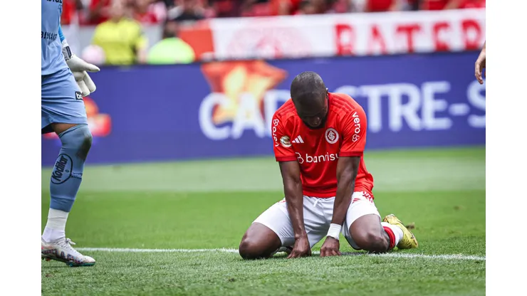 BA - PORTO ALEGRE - 22/10/2023 - BRASILEIRO A 2023, INTERNACIONAL X SANTOS - Enner Valencia jogador do Internacional lamenta durante partida contra o Santos no estadio Beira-Rio pelo campeonato Brasileiro A 2023. Foto: Maxi Franzoi/AGIF