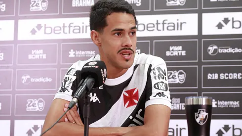 Foto: Matheus Lima/Vasco – Lucas Oliveira durante apresentação no Vasco.