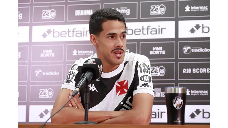 Foto: Matheus Lima/Vasco - Lucas Oliveira durante apresentação no Vasco.