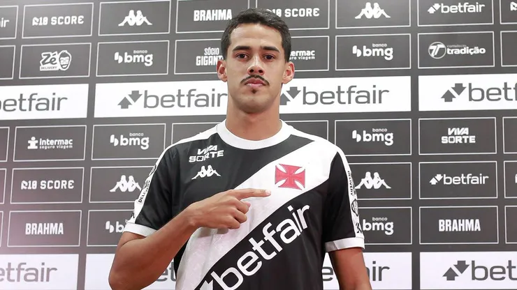 Foto: Matheus Lima/Vasco - Lucas Oliveira durante apresentação no Vasco.