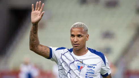 Deyverson em campo pelo Fortaleza. Foto: Baggio Rodrigues/AGIF