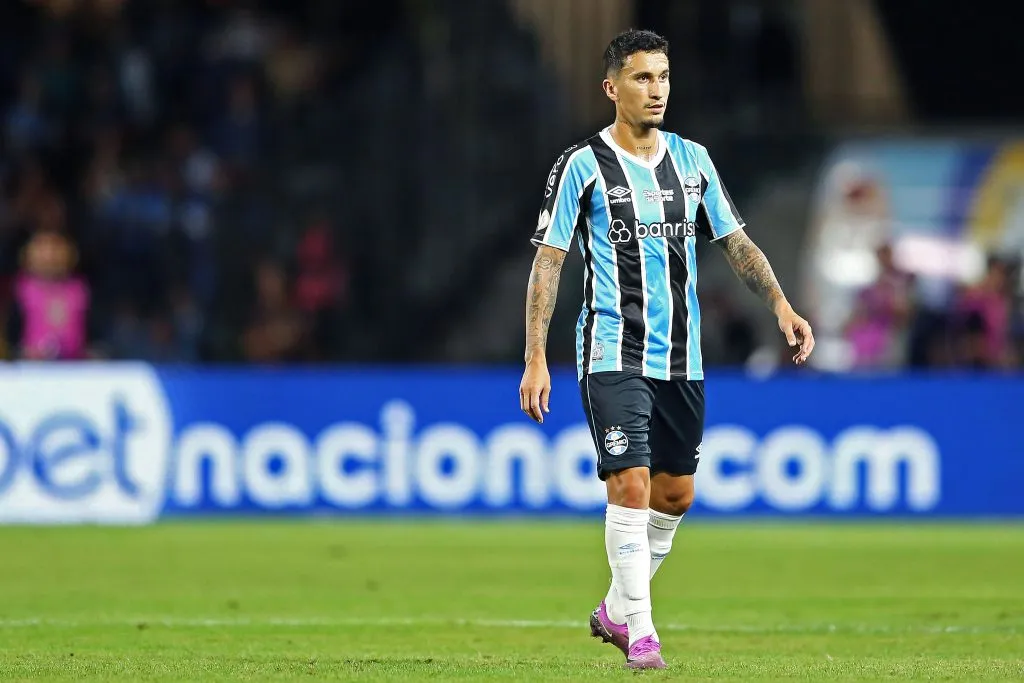 Suspenso, Dodi não entrará em campo neste final de semana (Foto: Heuler Andrey/Getty Images)