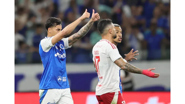 MG - BELO HORIZONTE - 23/08/2025 - BRASILEIRO A 2025, CRUZEIRO X INTERNACIONAL - Kaio Jorge jogador do Cruzeiro comemora seu gol durante partida contra o Internacional no estadio Mineirao pelo campeonato Brasileiro A 2025. Foto: Gilson Lobo/AGIF