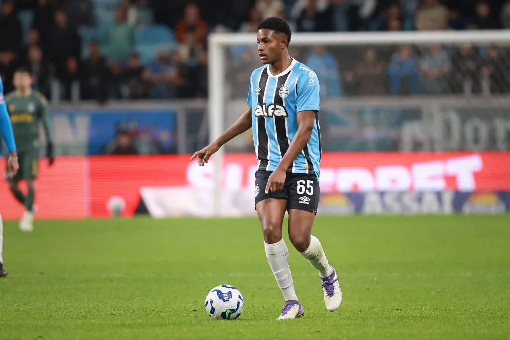 Riquelme em ação pelo Grêmio. Foto: Maxi Franzoi/AGIF