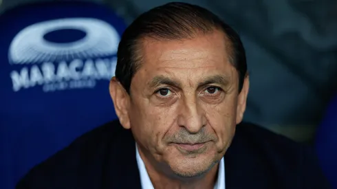 Ramón Díaz, técnico livre no mercado. (Photo by Buda Mendes/Getty Images)