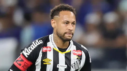 Neymar Junior jogador do Cruzeiro durante partida contra o Santos no estadio Mineirao pelo campeonato Brasileiro A 2025. Foto: Gilson Lobo/AGIF