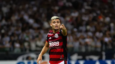 Andreas Pereira, ex-jogador do Flamengo, pode ir para o Palmeiras. Foto: Fernando Moreno/AGIF
