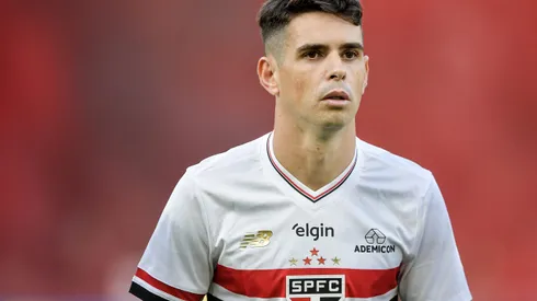 Oscar durante partida contra o Flamengo no Campeonato Brasileiro de 2025.