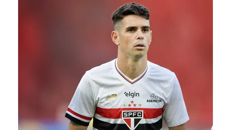 Oscar durante partida contra o Flamengo no Campeonato Brasileiro de 2025.
