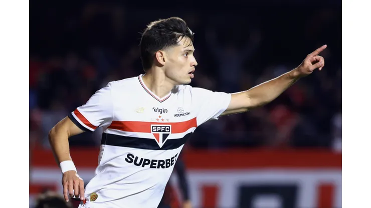 SP - SAO PAULO - 09/08/2025 - BRASILEIRO A 2025, SAO PAULO X VITORIA - Bobadilla jogador do Sao Paulo comemora seu gol durante partida contra o Vitoria no estadio Morumbi pelo campeonato Brasileiro A 2025. Foto: Marcello Zambrana/AGIF