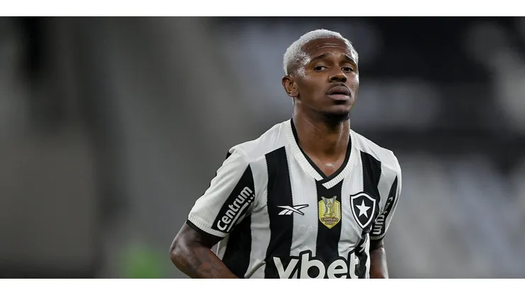 RJ - RIO DE JANEIRO - 30/04/2025 - COPA DO BRASIL 2025, BOTAFOGO X CAPITAL - Jeffinho jogador do Botafogo durante partida contra o Capital no estadio Engenhao pelo campeonato Copa Do Brasil 2025. Foto: Thiago Ribeiro/AGIF