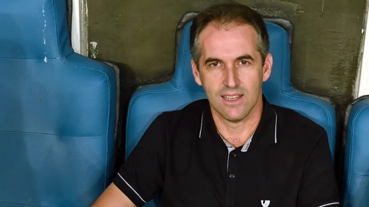 Leo Conde, tecnico do Ceara, durante partida contra o Bahia no estadio Fonte Nova pelo campeonato Copa Do Nordeste 2025. Foto: Walmir Cirne/AGIF