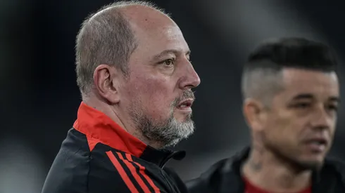 RJ - RIO DE JANEIRO - 11/05/2025 - BRASILEIRO A 2025, BOTAFOGO X INTERNACIONAL - Alessandro Barcellos presidente do Internacional durante partida contra o Botafogo no estadio Engenhao pelo campeonato Brasileiro A 2025. Foto: Thiago Ribeiro/AGIF