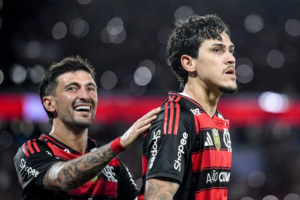Pedro comemorando mais um gol pelo Flamengo em 2025. Foto: Thiago Ribeiro/AGIF
