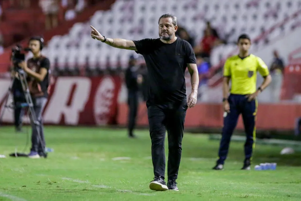 Argel fuchs Internacional 2025 critica roger gestão
