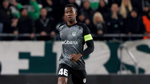Carlos Cuesta pelo Genk. (Photo by Laszlo Szirtesi/Getty Images)